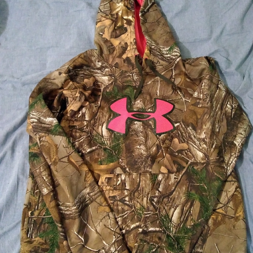 Under armour sweatshirt